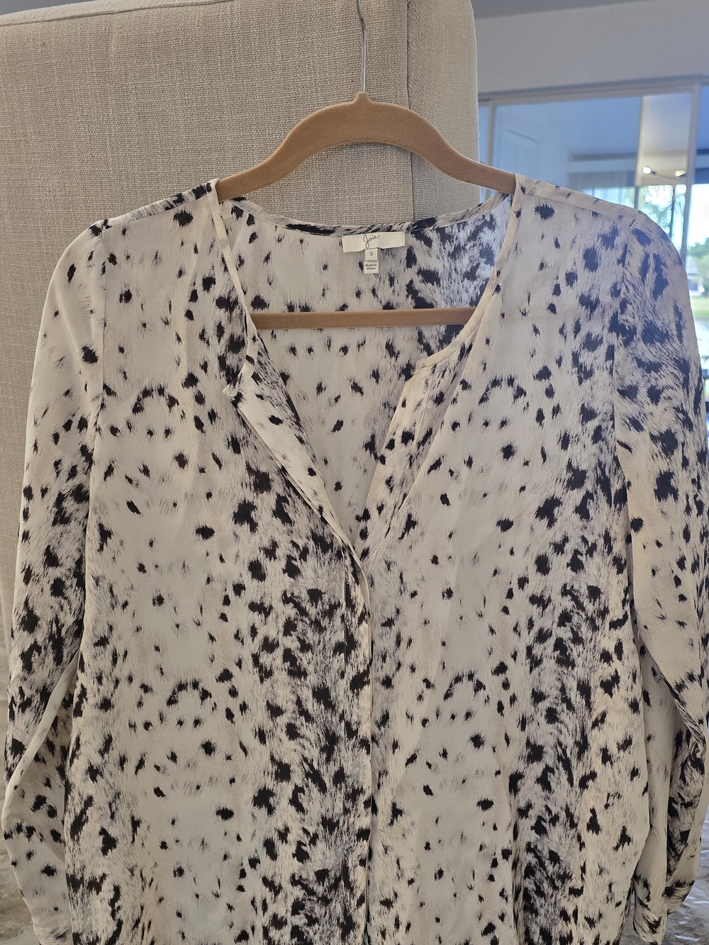 Joie Black and White Printed V-Neck Blouse